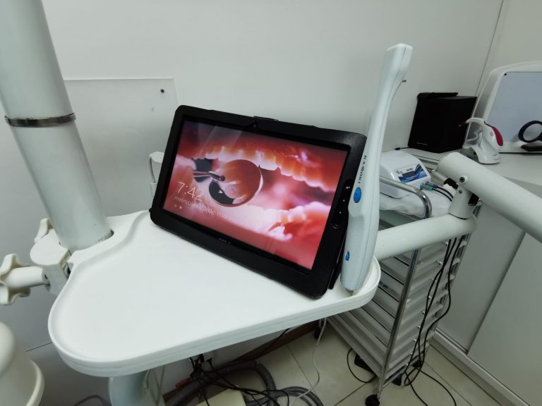 Equipamiento clinica dentista montevideo